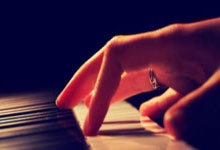 亚星游戏：[NBA]东契奇持球单打 加速突破上篮打成2+1.